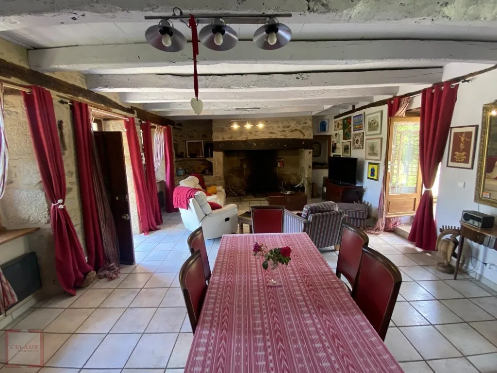 COUNTRY HOUSE WITH OUTBUILDINGS ON THE DORDOGNE BORDER