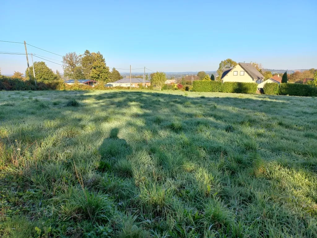 TERRAIN À BÂTIR