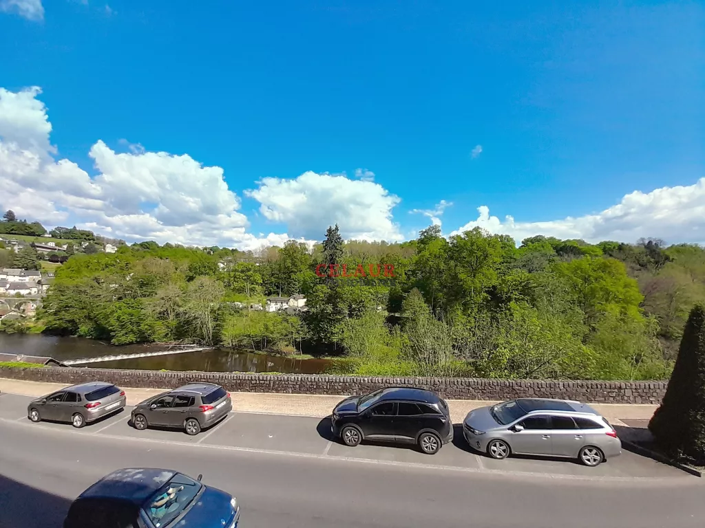 APPARTEMENT VUE SUR LA VÉZÈRE