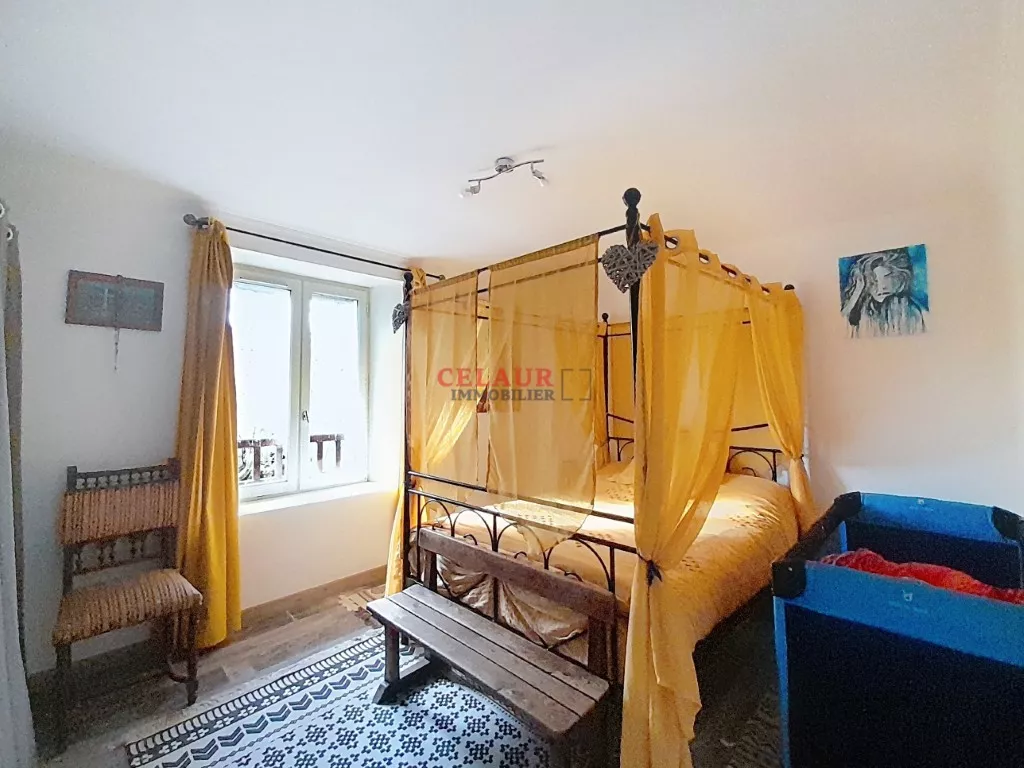 PROPRIÉTÉ SUR PLUS D'UN HECTARE