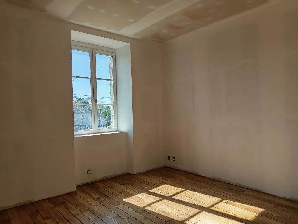 MAISON FAMILIALE AVEC DÉPENDANCE