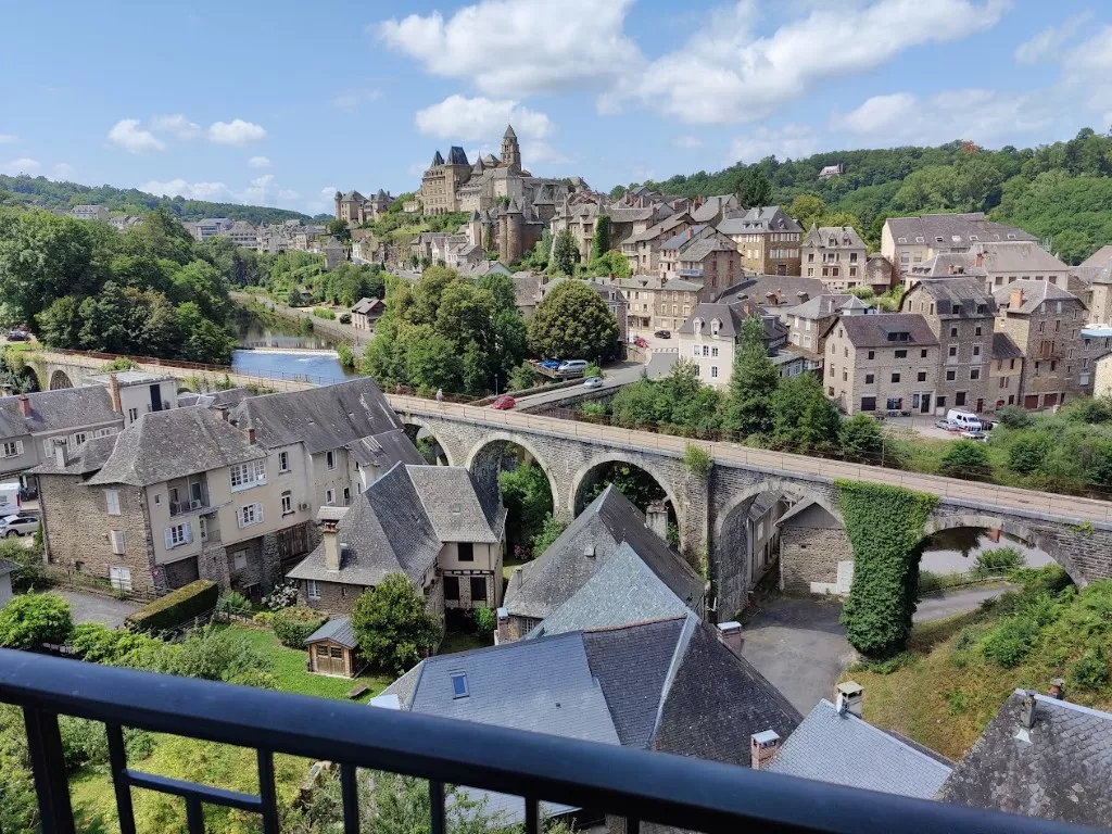 Maison à Uzerche avec jolie vue sur la vieille ville