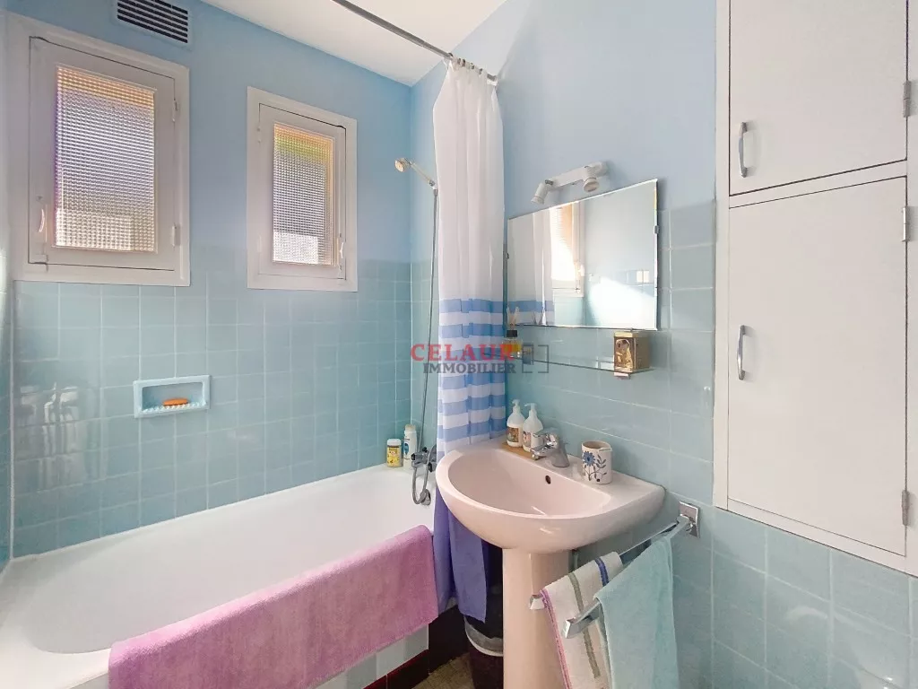 Maison à Uzerche avec jolie vue sur la vieille ville