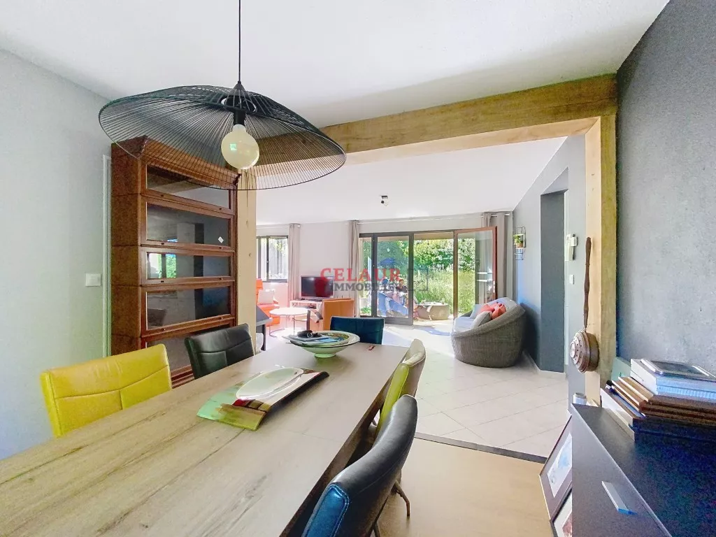 À DEUX PAS DE SEILHAC