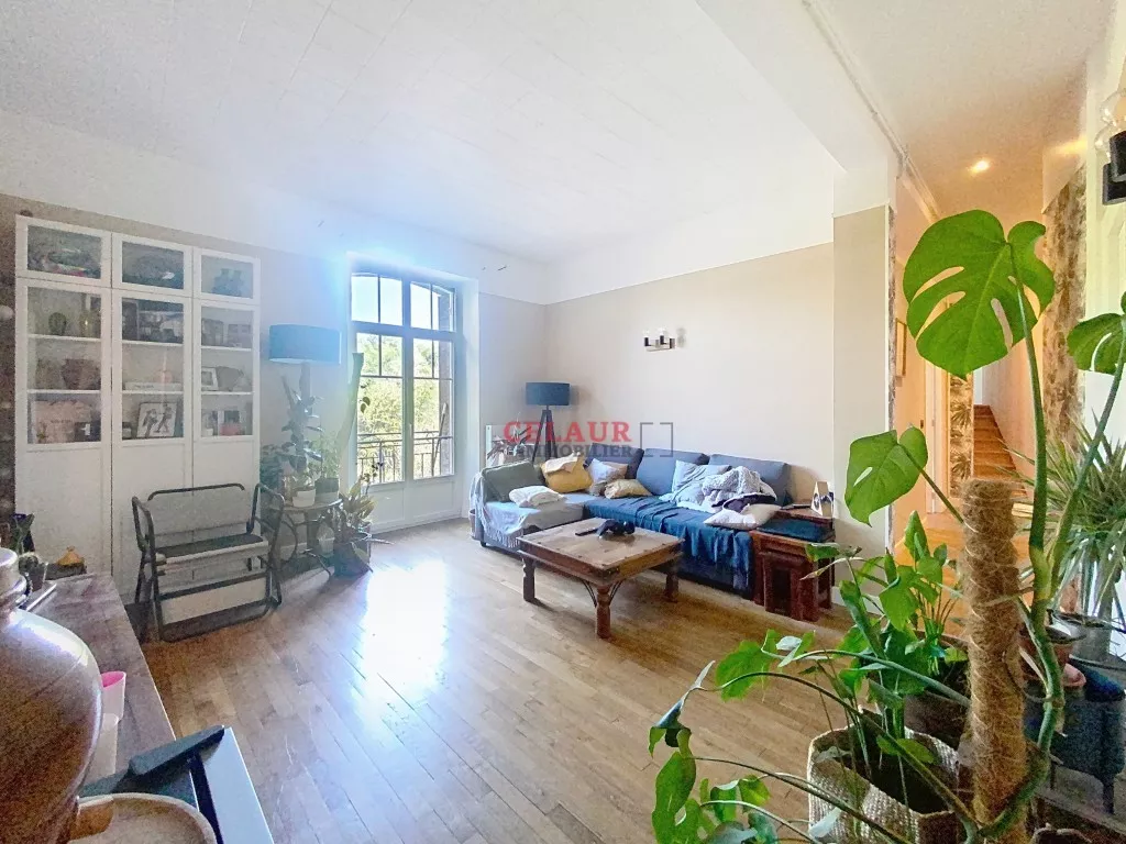 APPARTEMENT VUE SUR LA VÉZÈRE