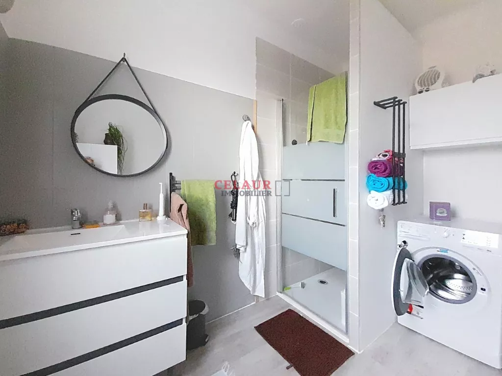 MAISON AVEC TERRASSE ET JARDIN