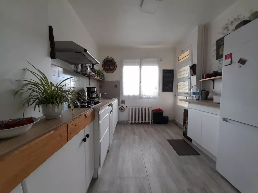 MAISON AVEC TERRASSE ET JARDIN