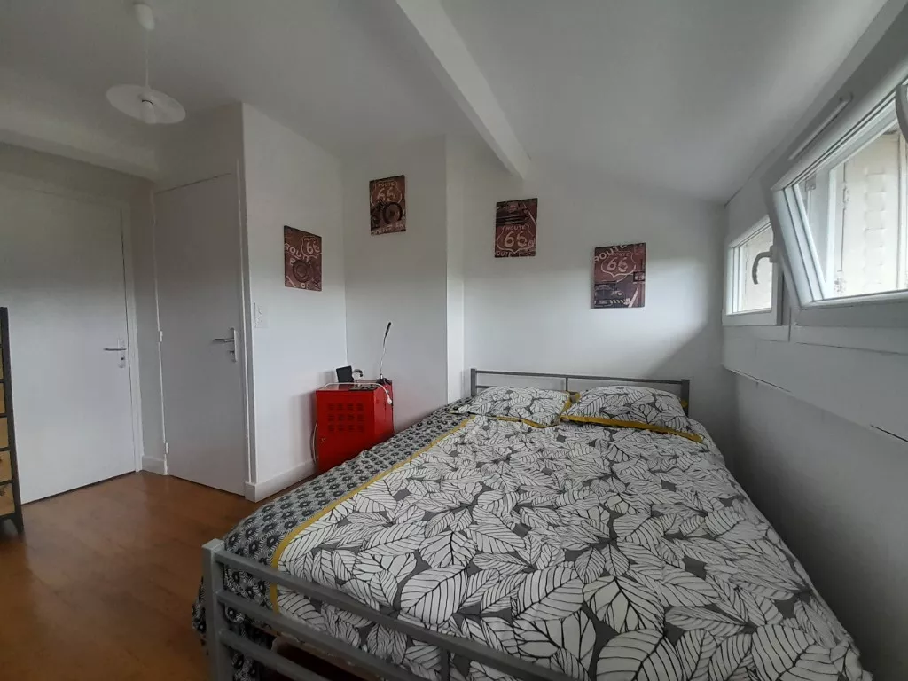 MAISON AVEC TERRASSE ET JARDIN