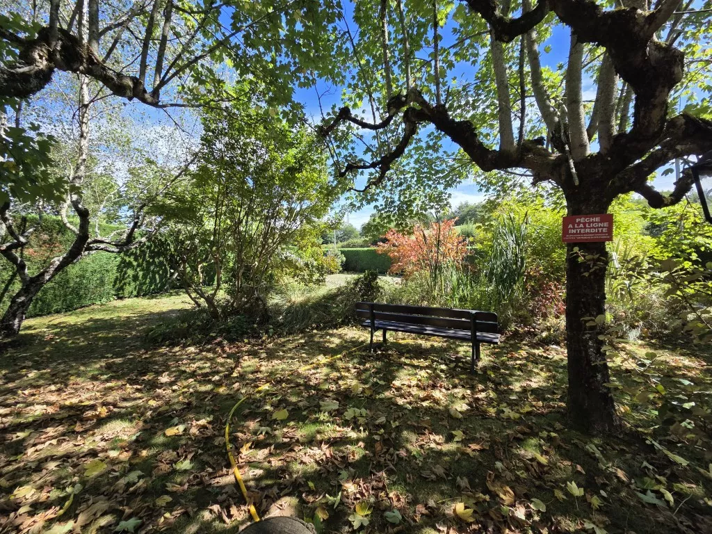 PROPRIÉTÉ SUR PLUS D'UN HECTARE