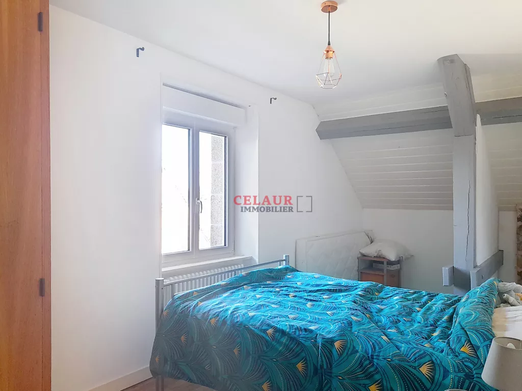 Solide maison familiale avec plus de 3hectares attenant.