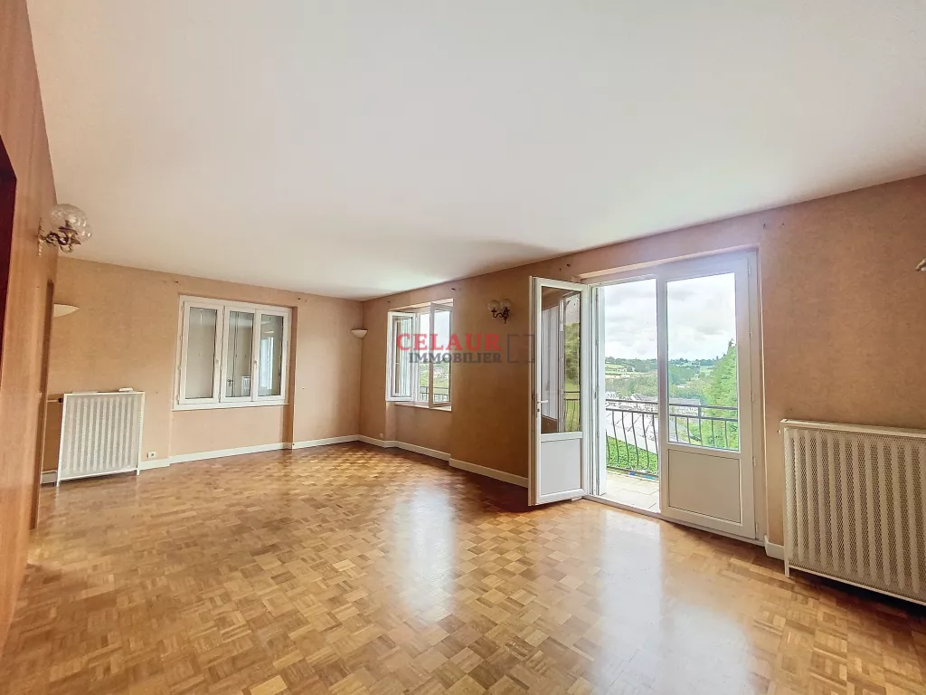 Maison en pierre située au calme