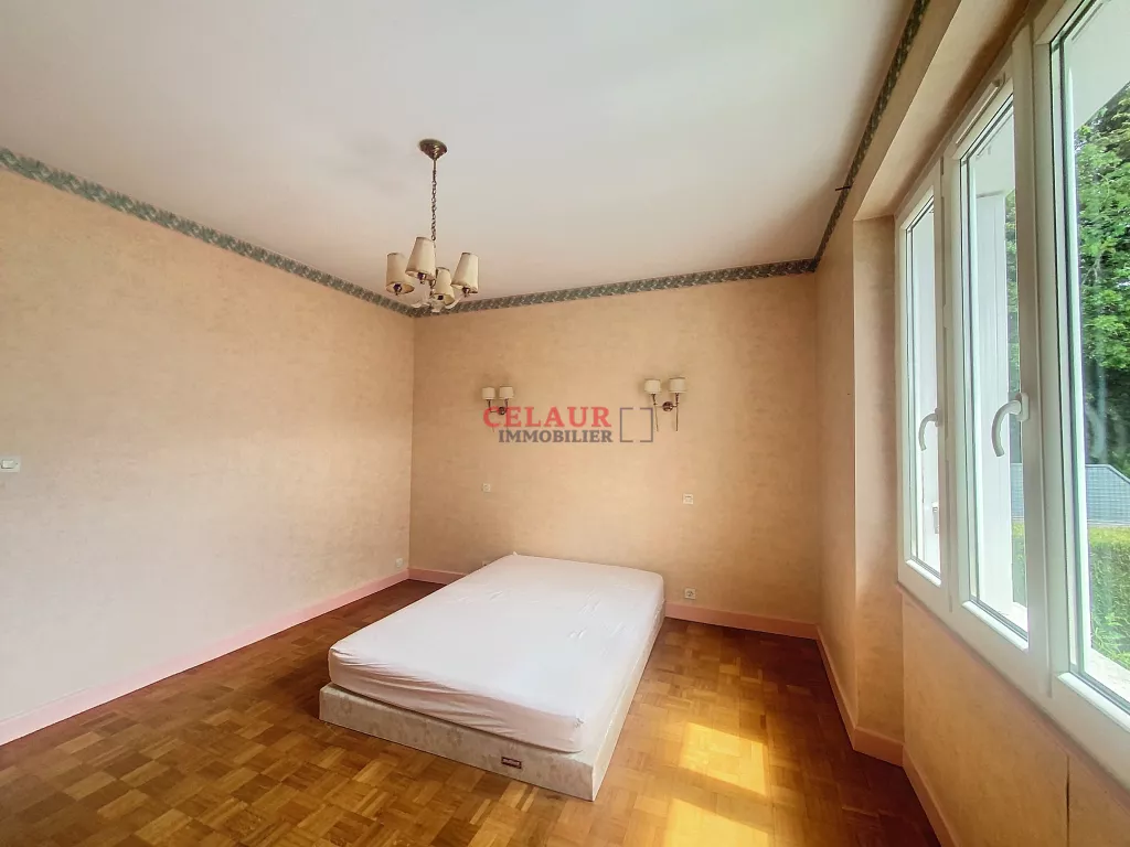 Maison en pierre située au calme