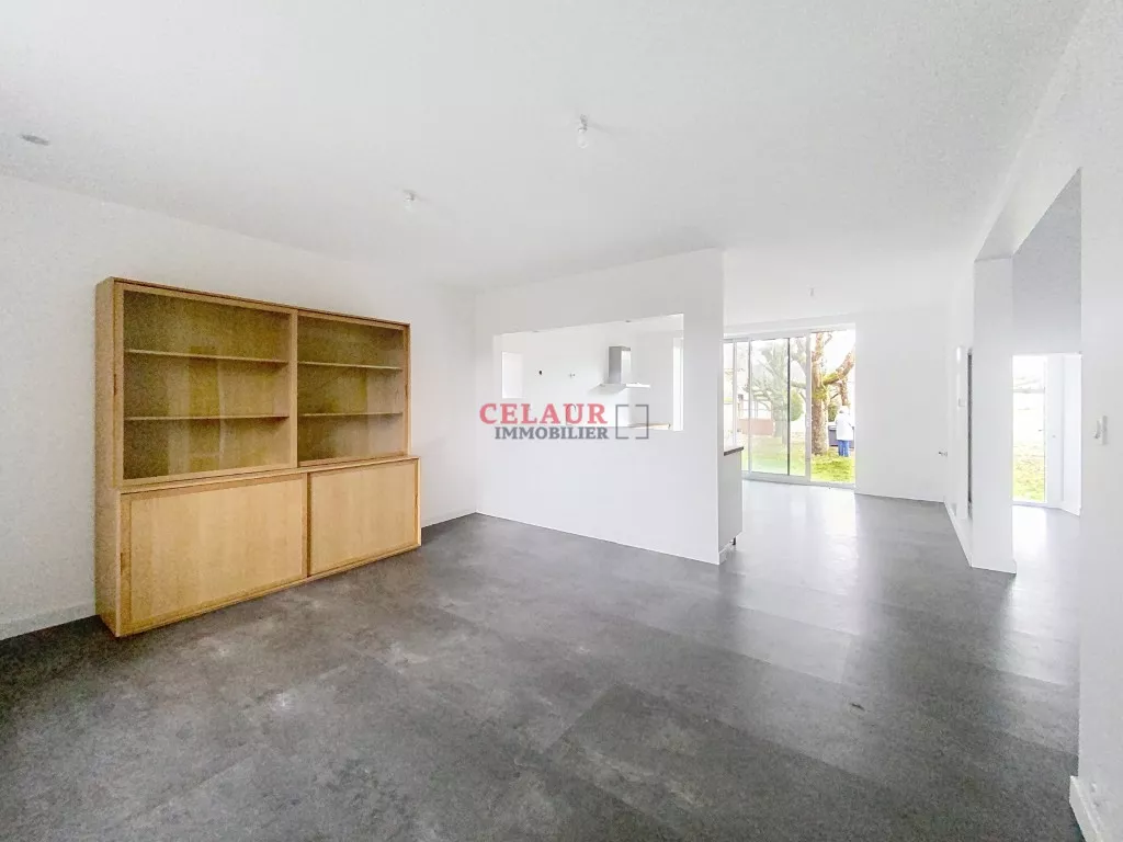 MAISON FAMILIALE AVEC DÉPENDANCE