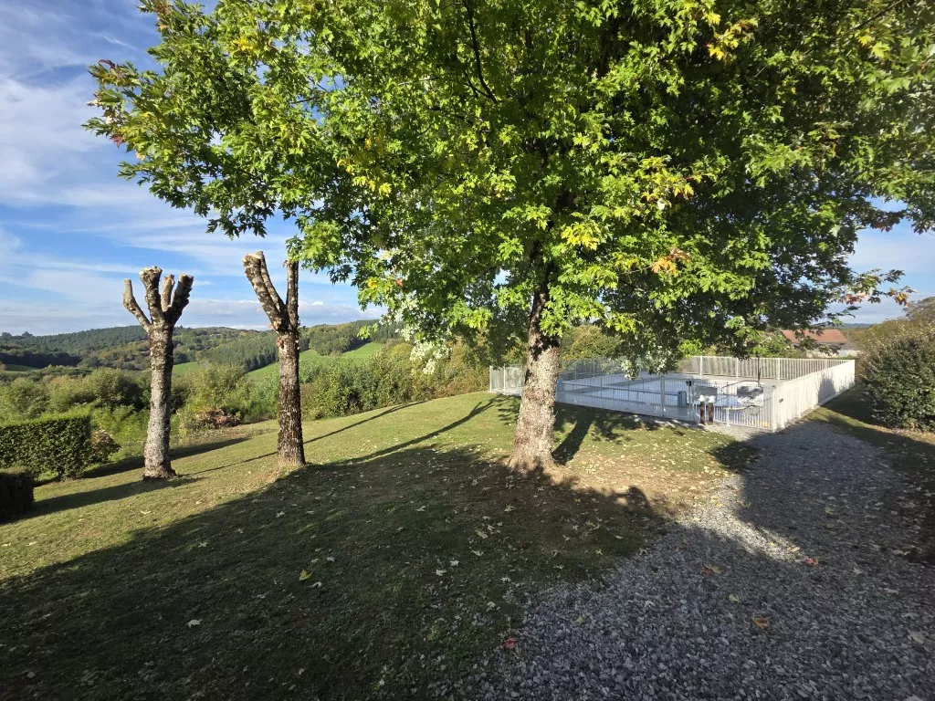 À DEUX PAS DE SEILHAC