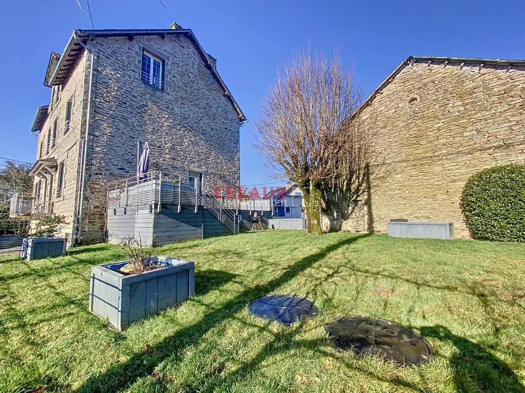 ÉLÉGANTE MAISON AVEC BELLES PRESTATIONS