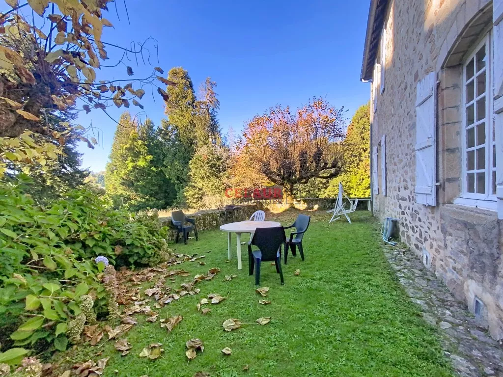 Maison de maître sur plus de 7 hectares de terres