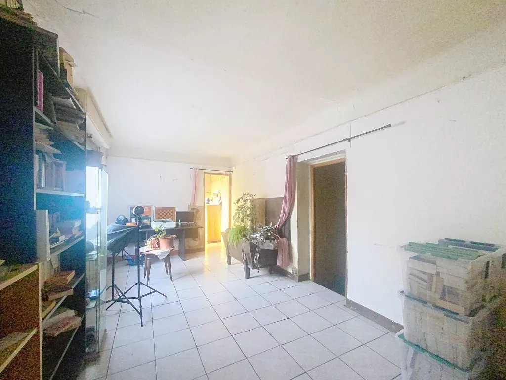 Maison de ville avec jolis espaces