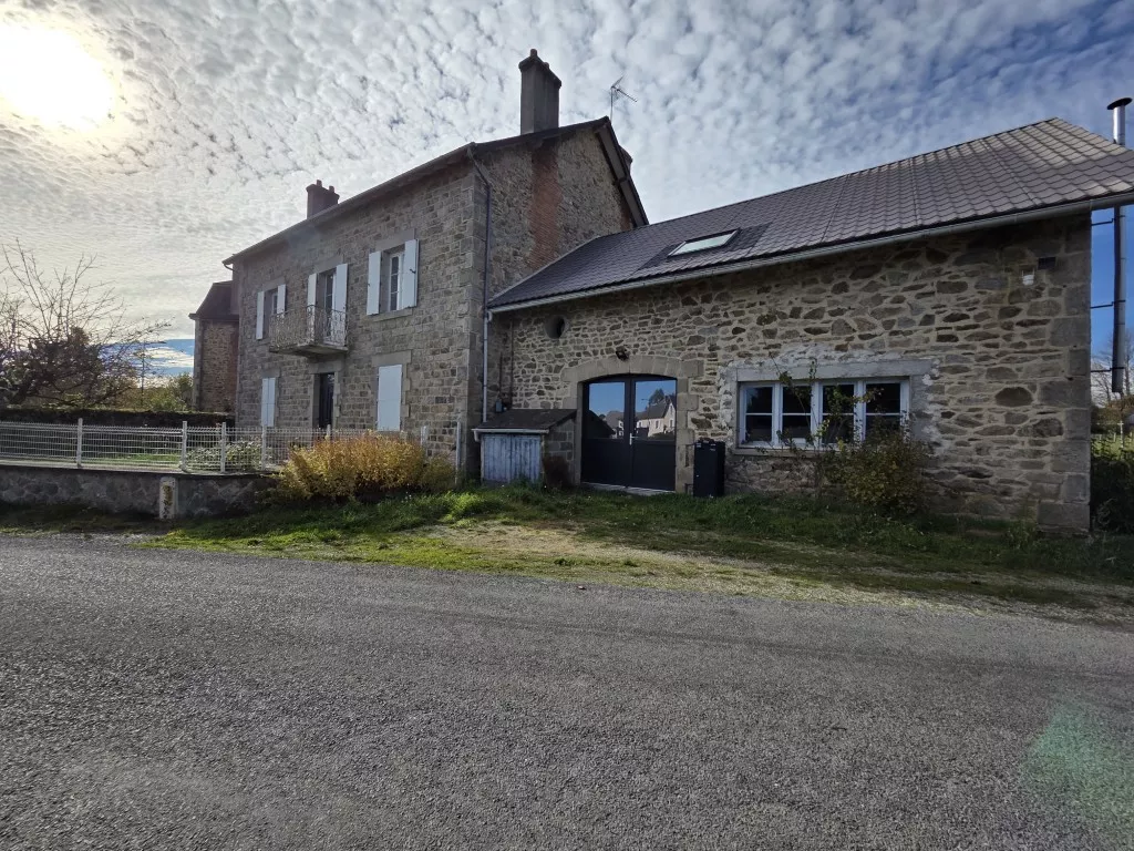 MAISON FAMILIALE AVEC DÉPENDANCE