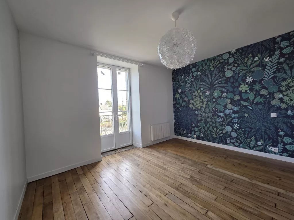 MAISON FAMILIALE AVEC DÉPENDANCE