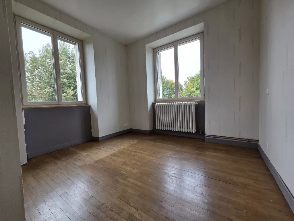 Solide maison à Chamboulive