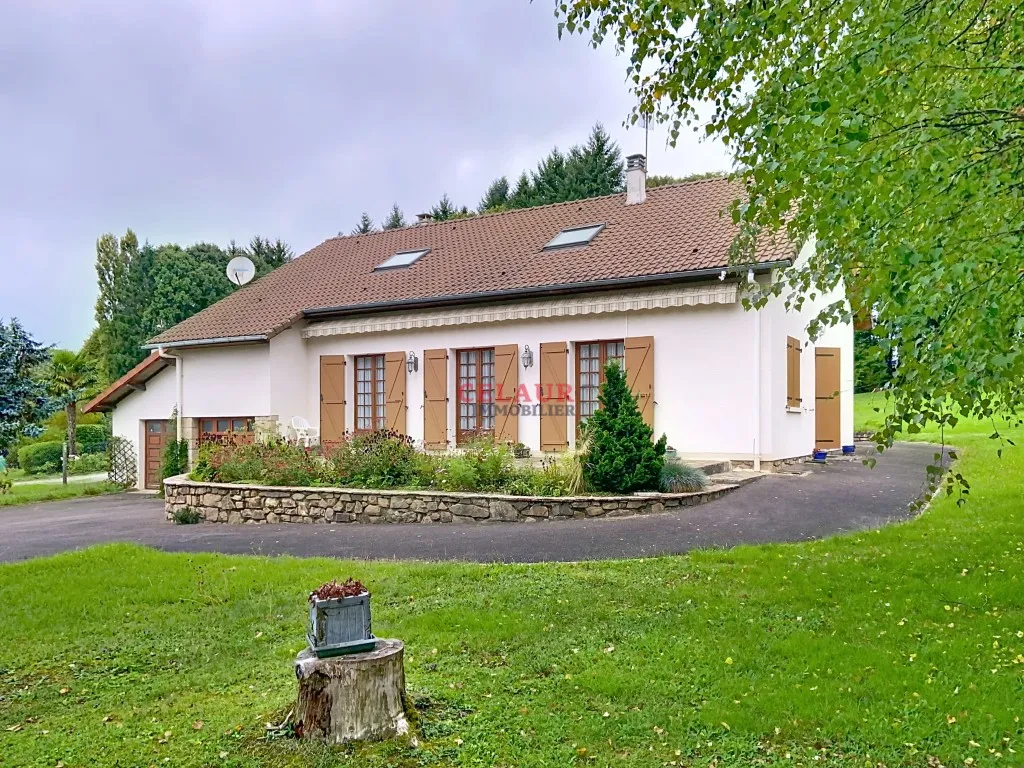 AGR&Eacute;ABLE MAISON &Agrave; UZERCHE