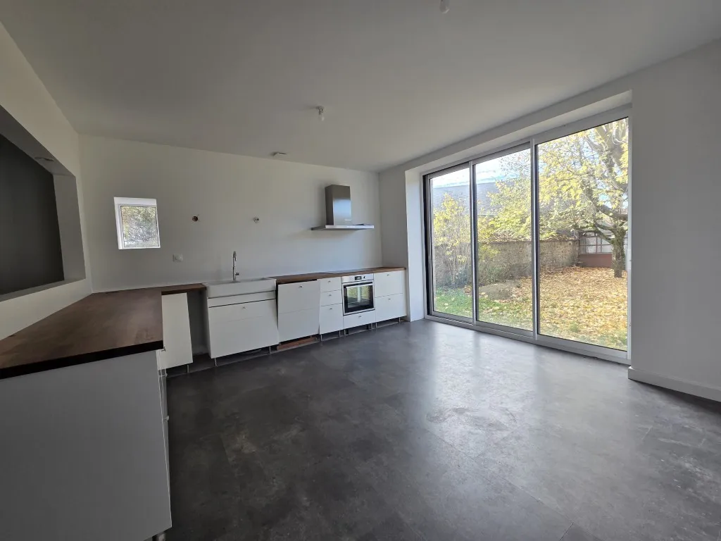 MAISON AVEC D&Eacute;PENDANCE