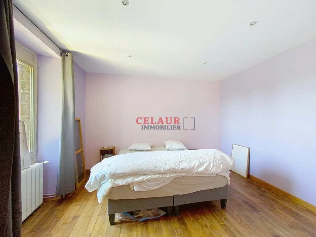MAISON FAMILIALE AVEC 9000 M&sup2;