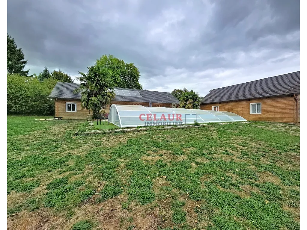 Ensemble immobilier avec logement ind&eacute;pendant, piscine et grand garage