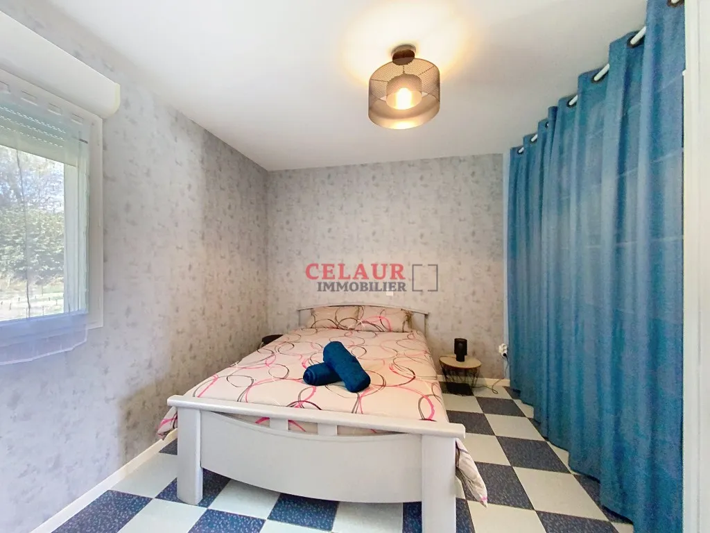 Ensemble immobilier avec logement ind&eacute;pendant, piscine et grand garage